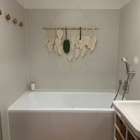 Bali S Parkovacim Mistem V Centru Mesta Διαμέρισμα Τσέσκε Μπουντεγιόβιτσε