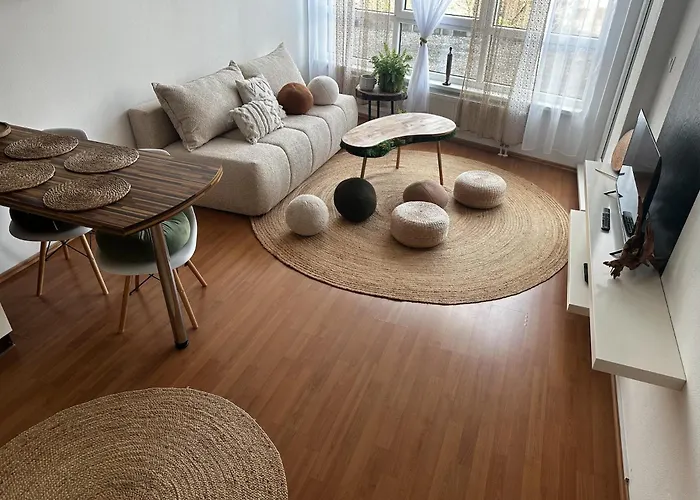 Bali S Parkovacim Mistem V Centru Mesta Lägenhet *